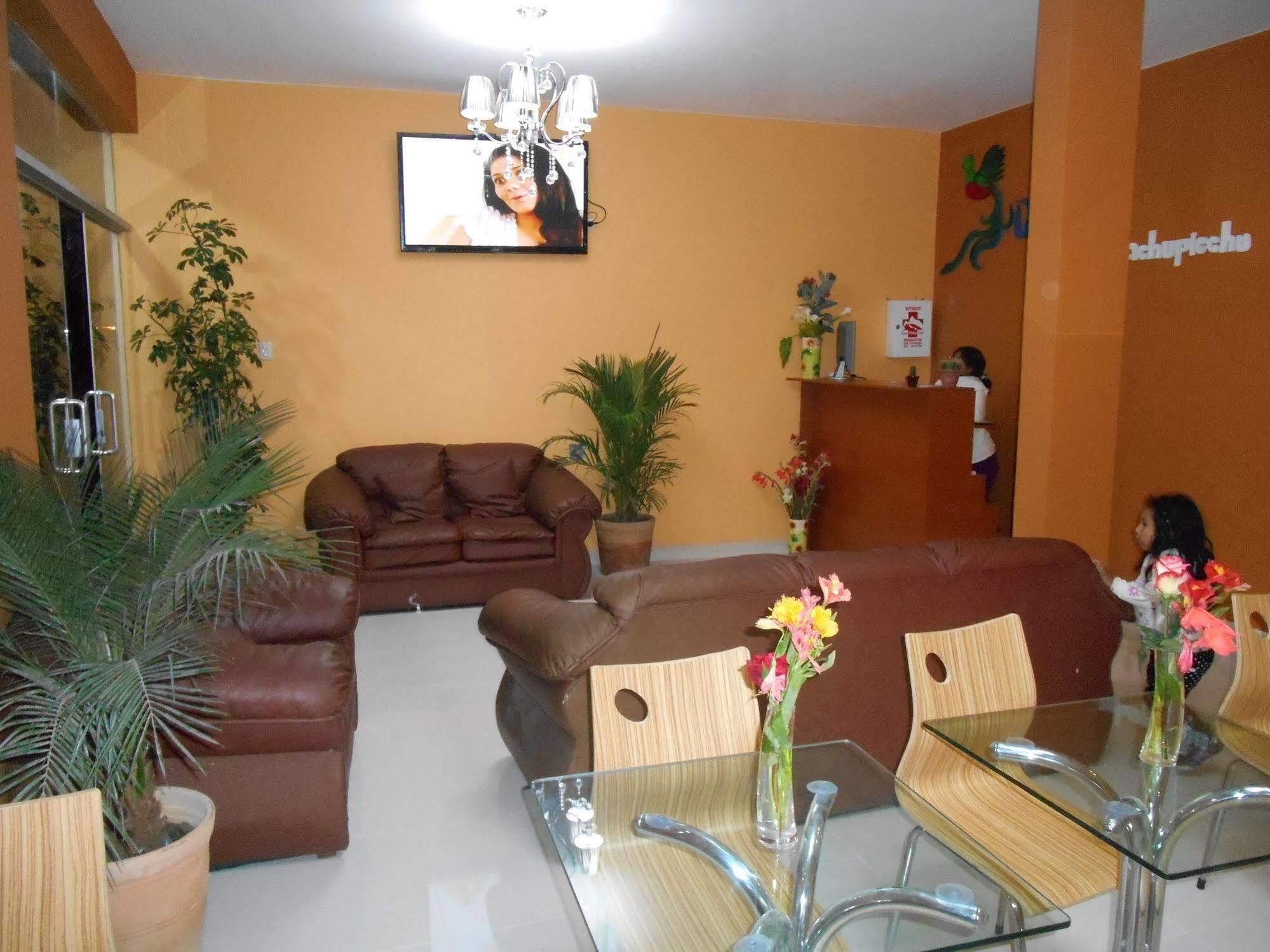 Hostal Qente Inn 2*