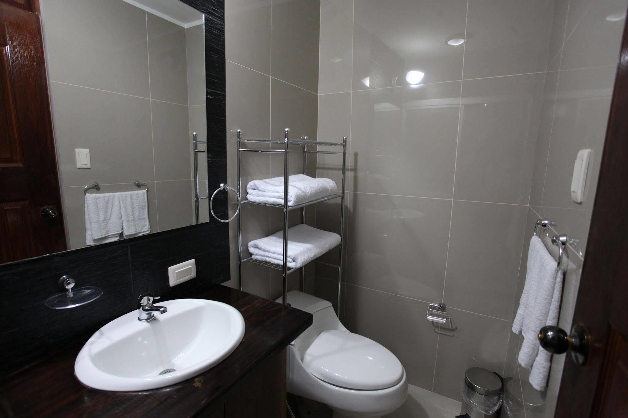 Inn Hostal Qente 2*